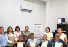 CUATRO ADULTOS MAYORES RECIBEN SU REGISTRO EXTEMPORÁNEO EN CAMPAÑA DEL REGISTRO CIVIL